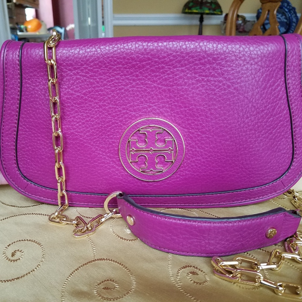 Tory Burch Amanda Logo Clutch Crossbody